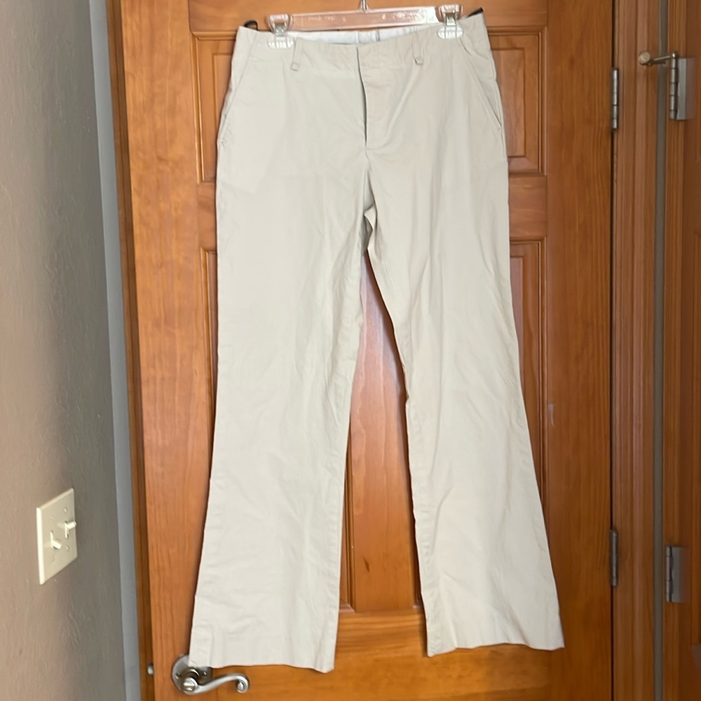 Gap khaki with stretch